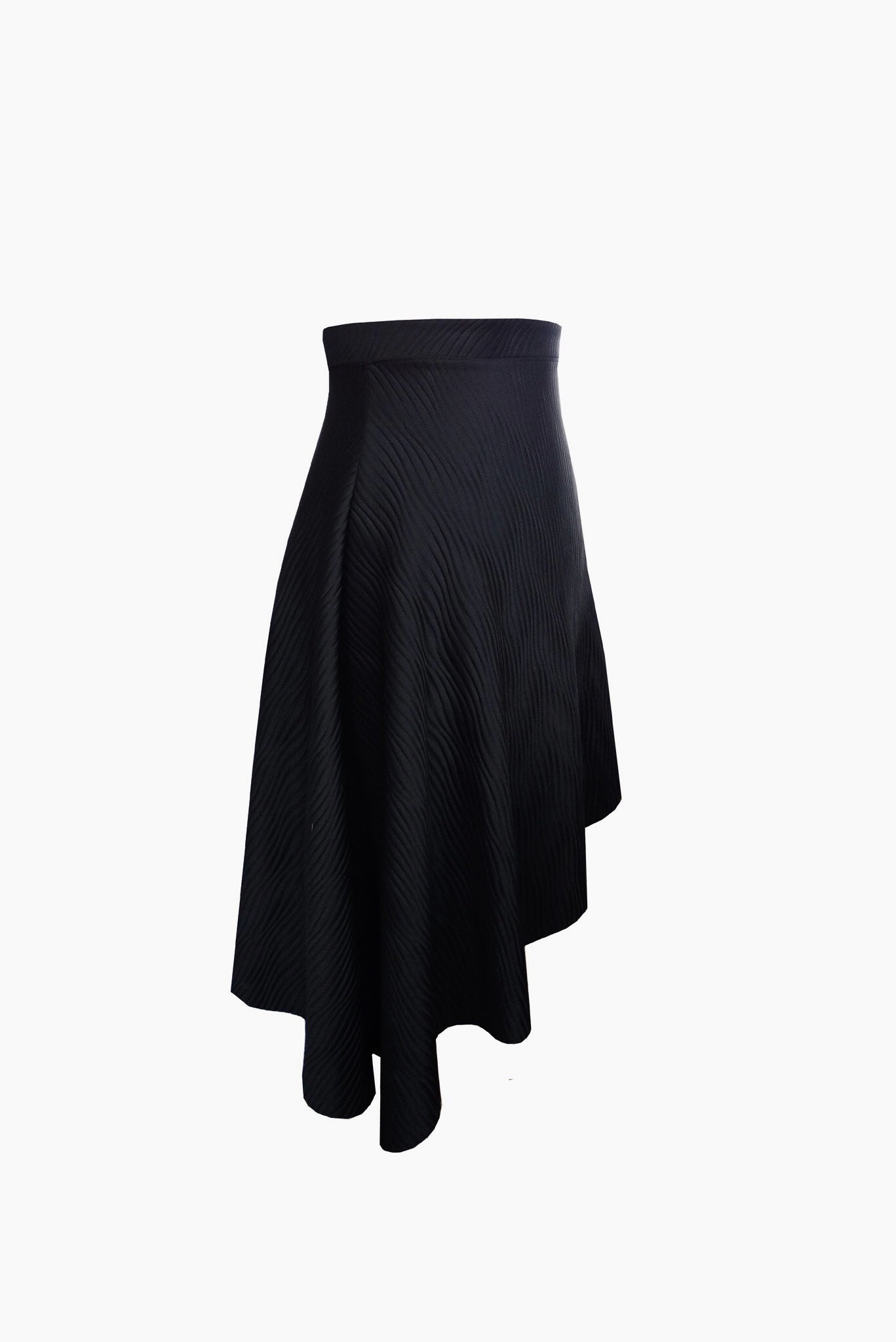 Asymmetric waffled ondulated skirt