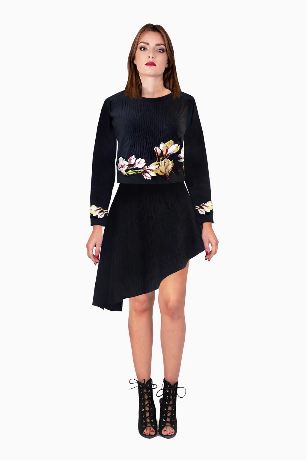 Cropped sweater with neoprene flowers