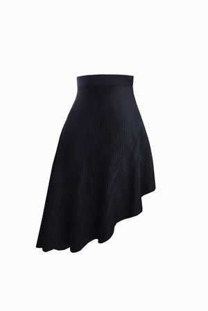 Asymmetric waffled ondulated skirt